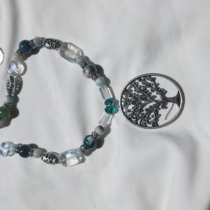 Agate, amazonite, crystal, glass beaded necklace & earring set w pendant